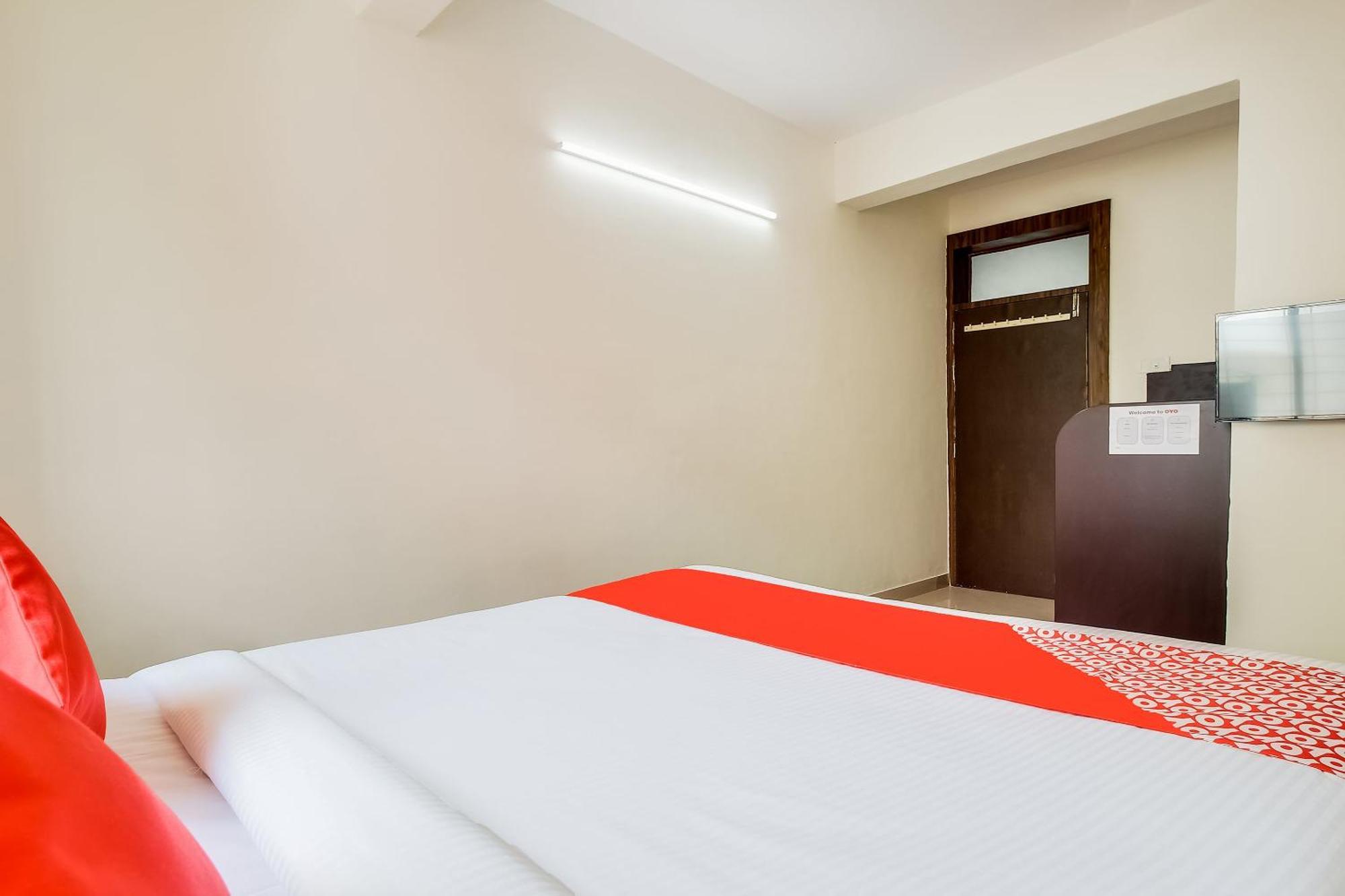 Hotel O Galaxy Near Inox Pune Exteriör bild